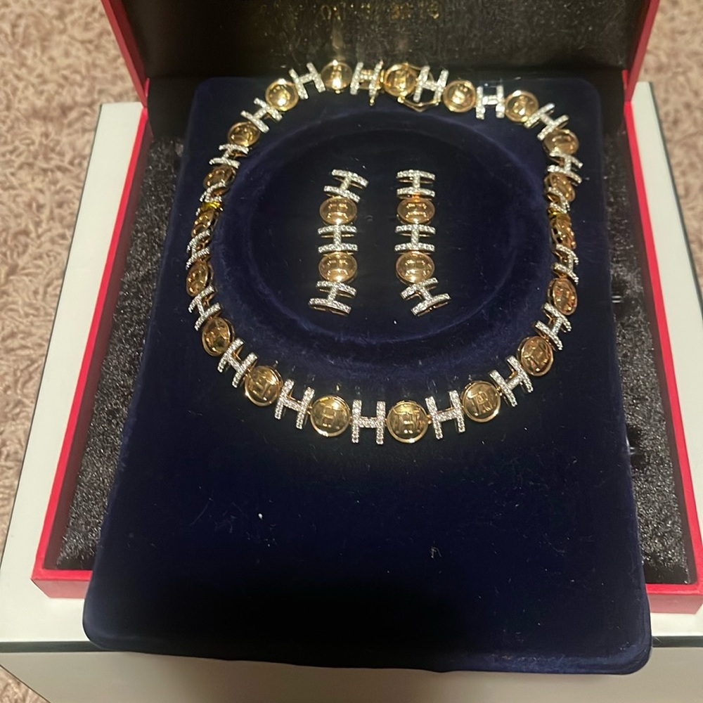 Women earning and necklaces